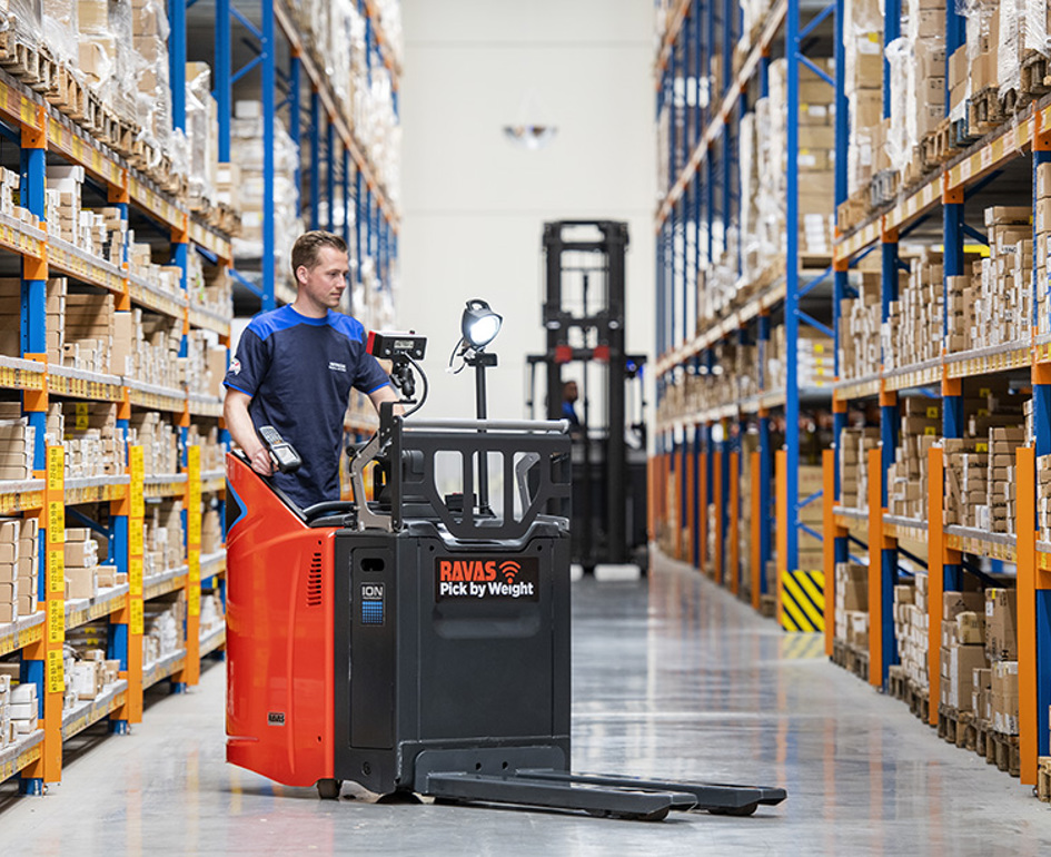 21 Electric pallet truck - pick by weight